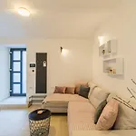 Flexible Selfcheckins 44 - Zagreb - New - Center
